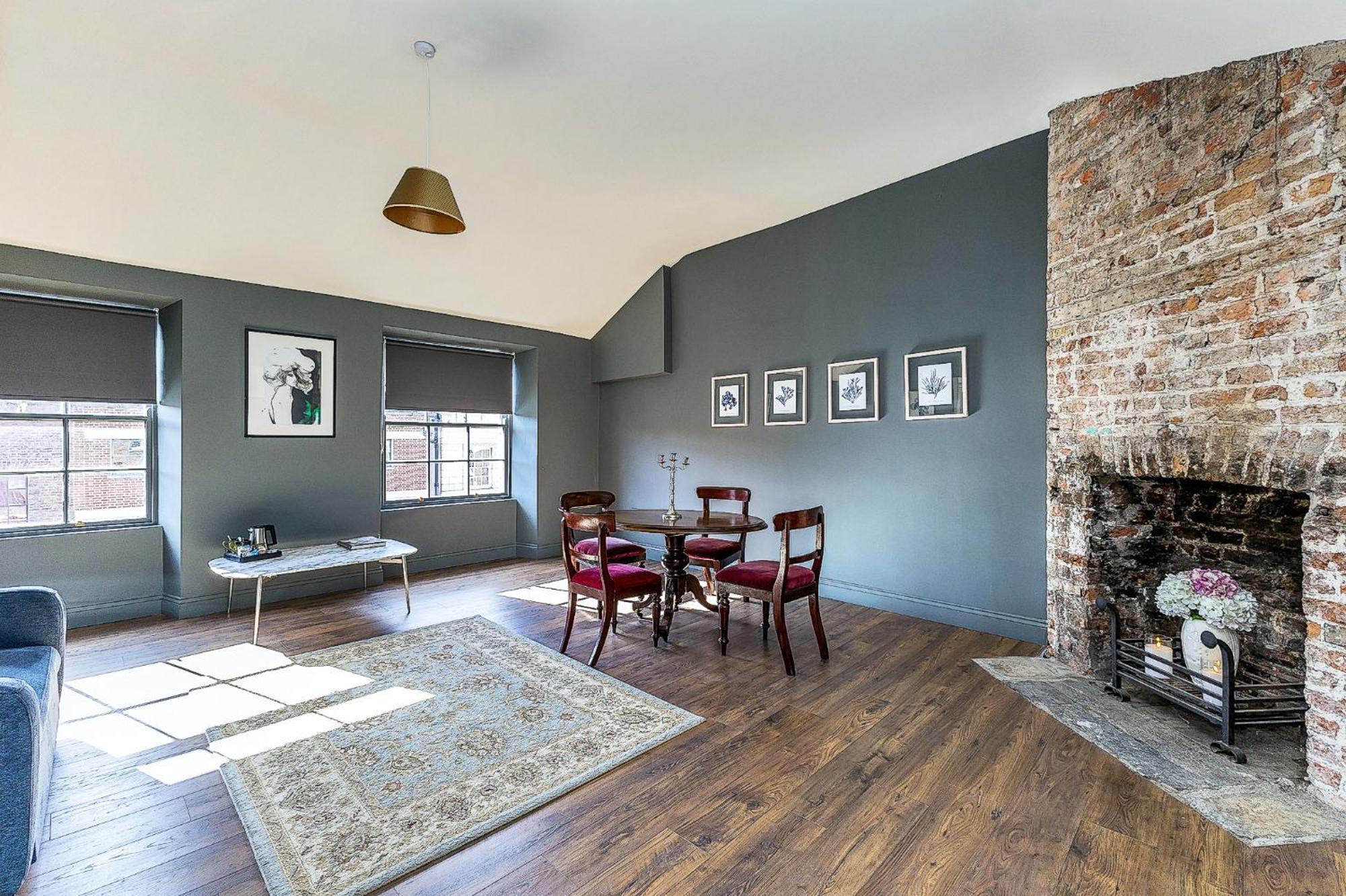 Connaught Apartment, 7 Henrietta Street, Dublin City Centre Экстерьер фото